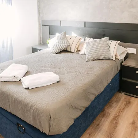 Apto Barrio Húmedo Conde Luna Y Parking Incluido